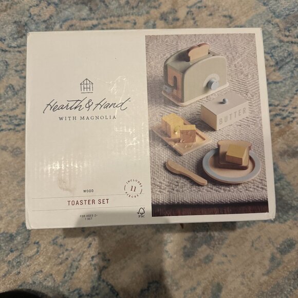 Hearth and Hand with Magnolia Wooden Toaster & Food Toy Playset NWT - Picture 4 of 5